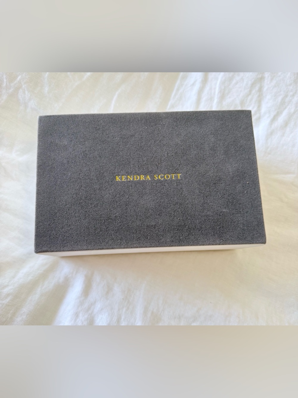 Kendra Scott | White Faux Leather Mirrored Jewelry Box | Gray Velvet Lined - Picture 7 of 11